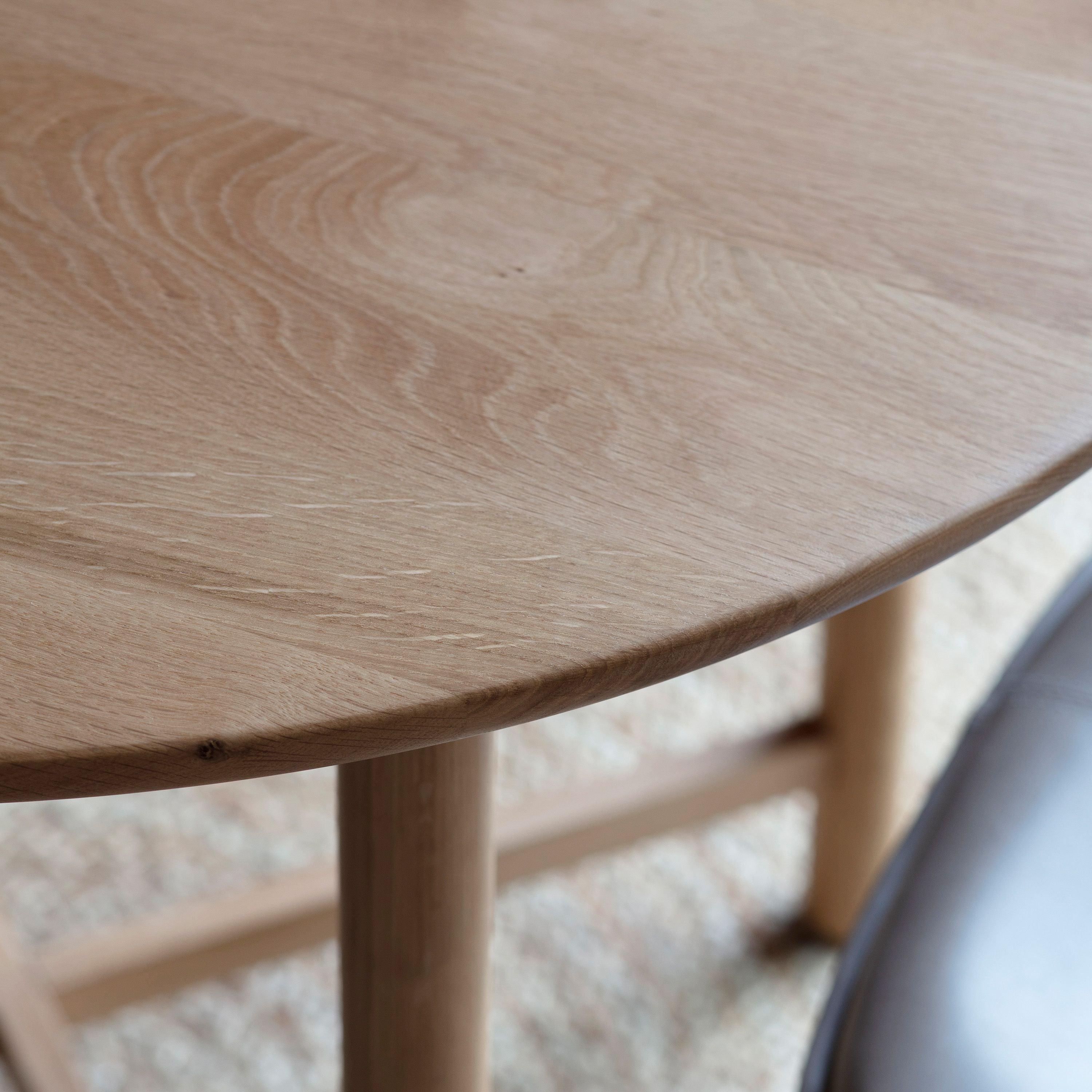 Fernhaven Solid Oak Round Dining Table - Maison Rêves UK
