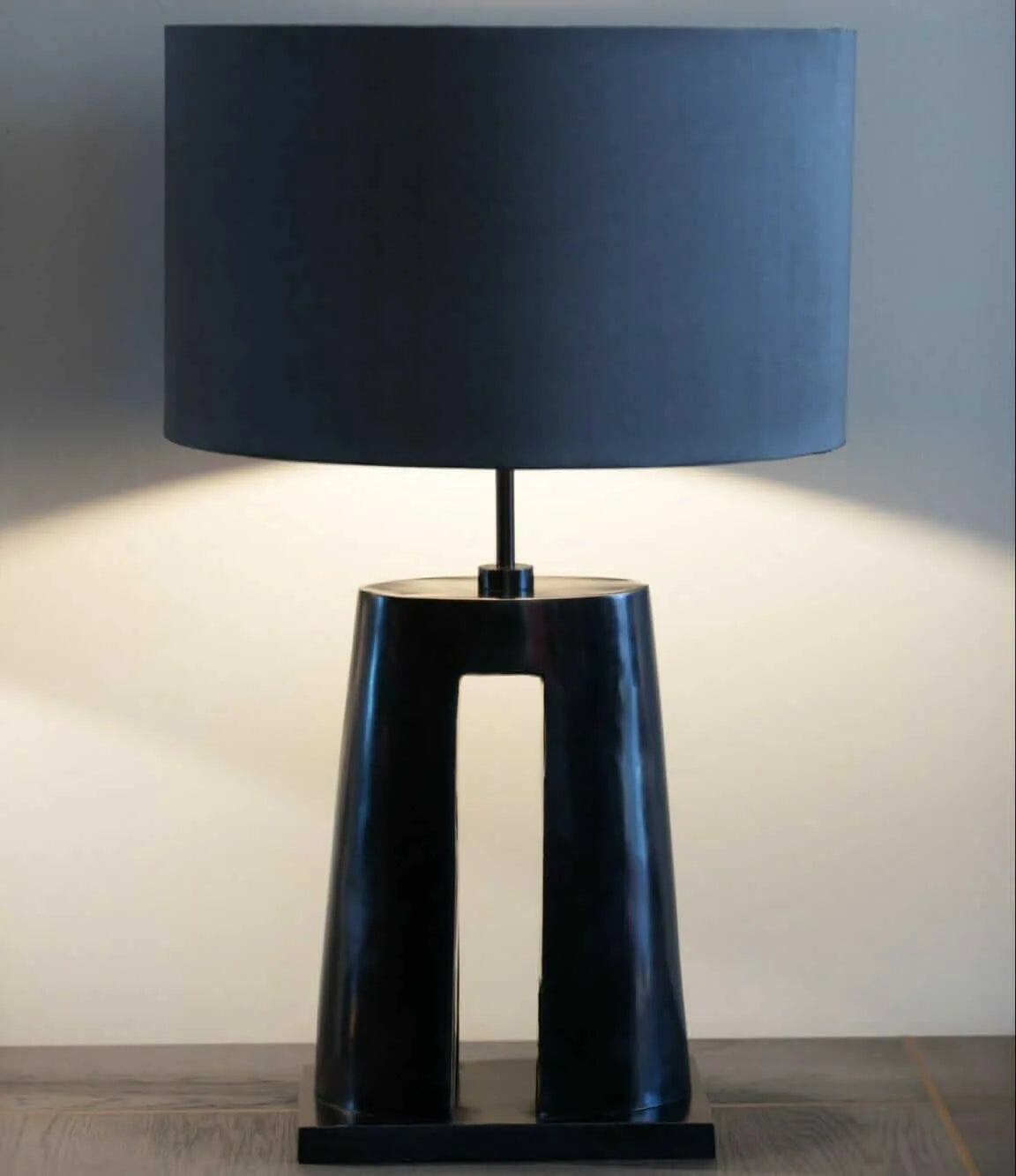 Keyhole Lamp Bronze Nera