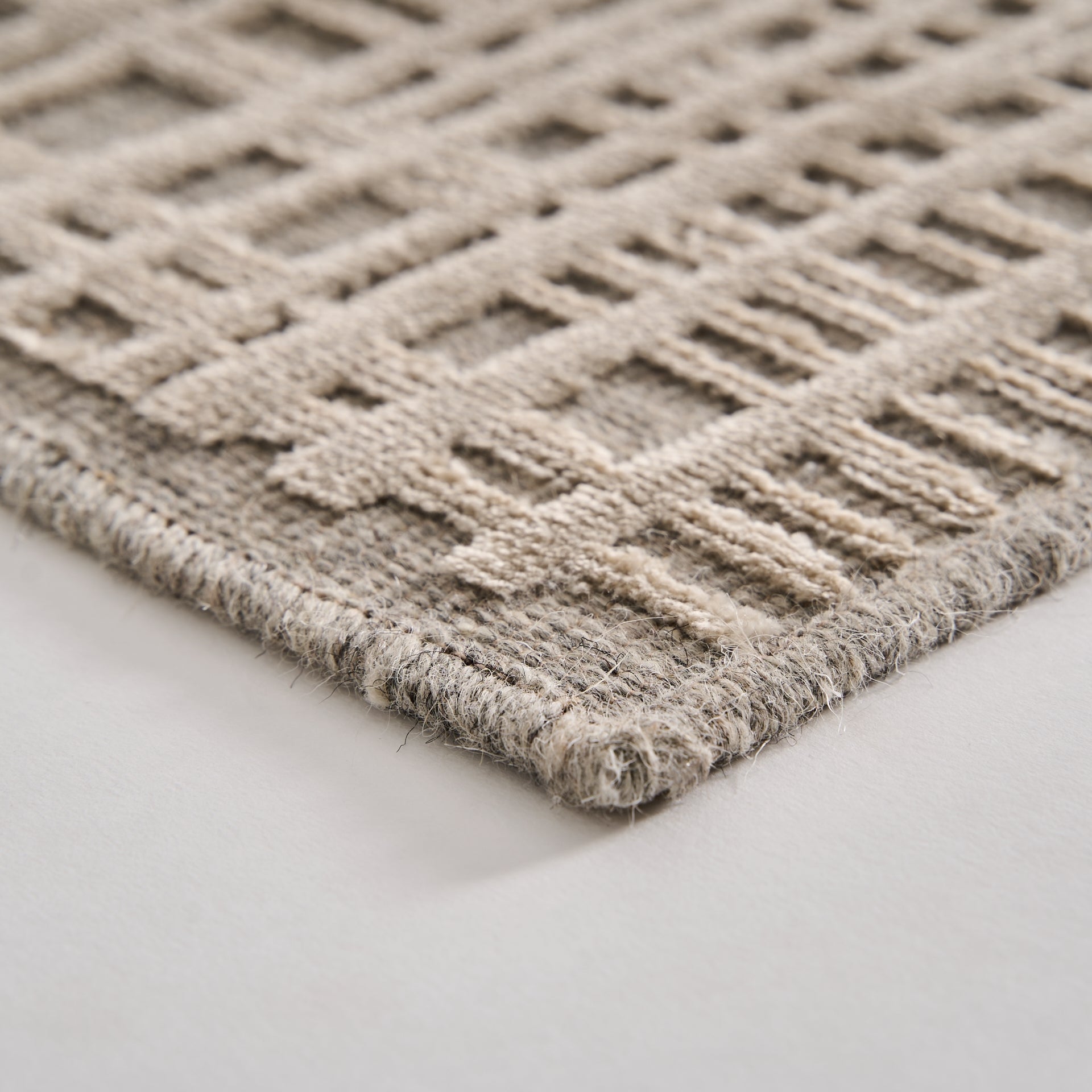 Abantza Grey Rug - Maison Rêves UK