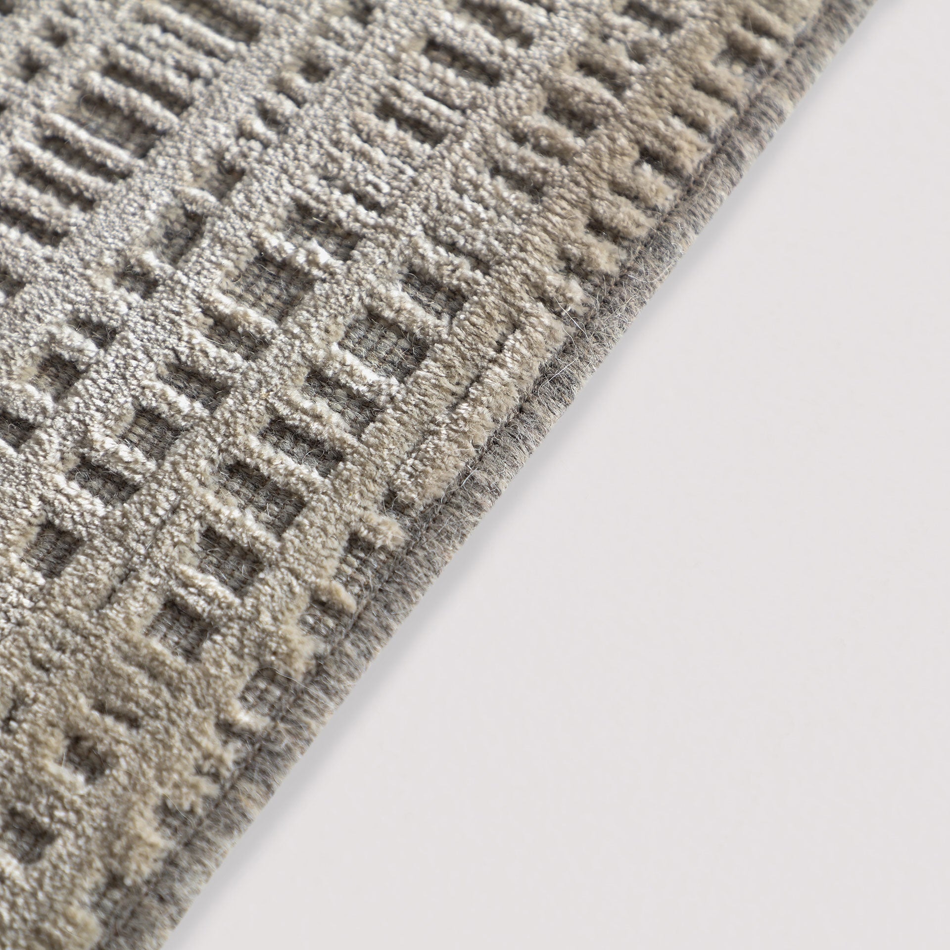 Abantza Grey Rug - Maison Rêves UK