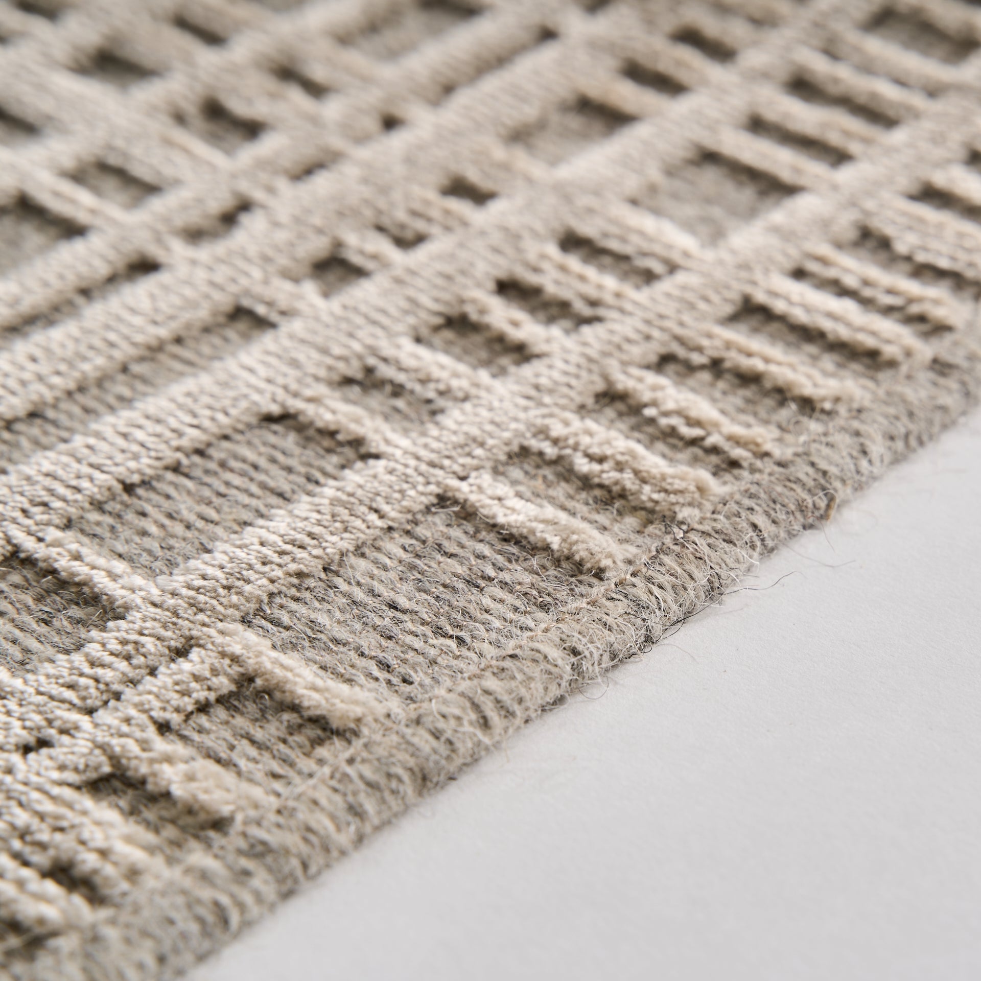 Abantza Grey Rug - Maison Rêves UK