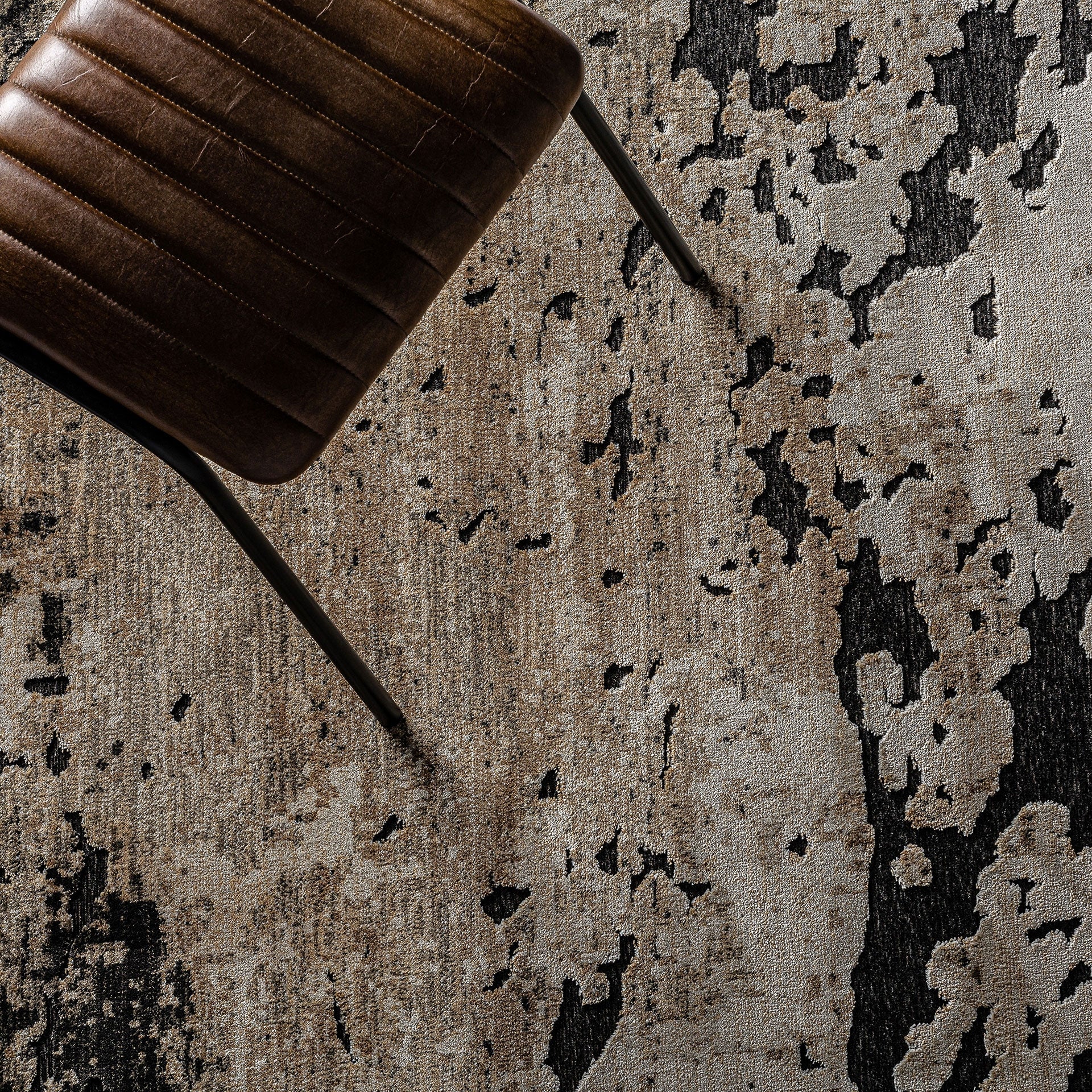 Arleth Dark Chenille Rug - Maison Rêves UK
