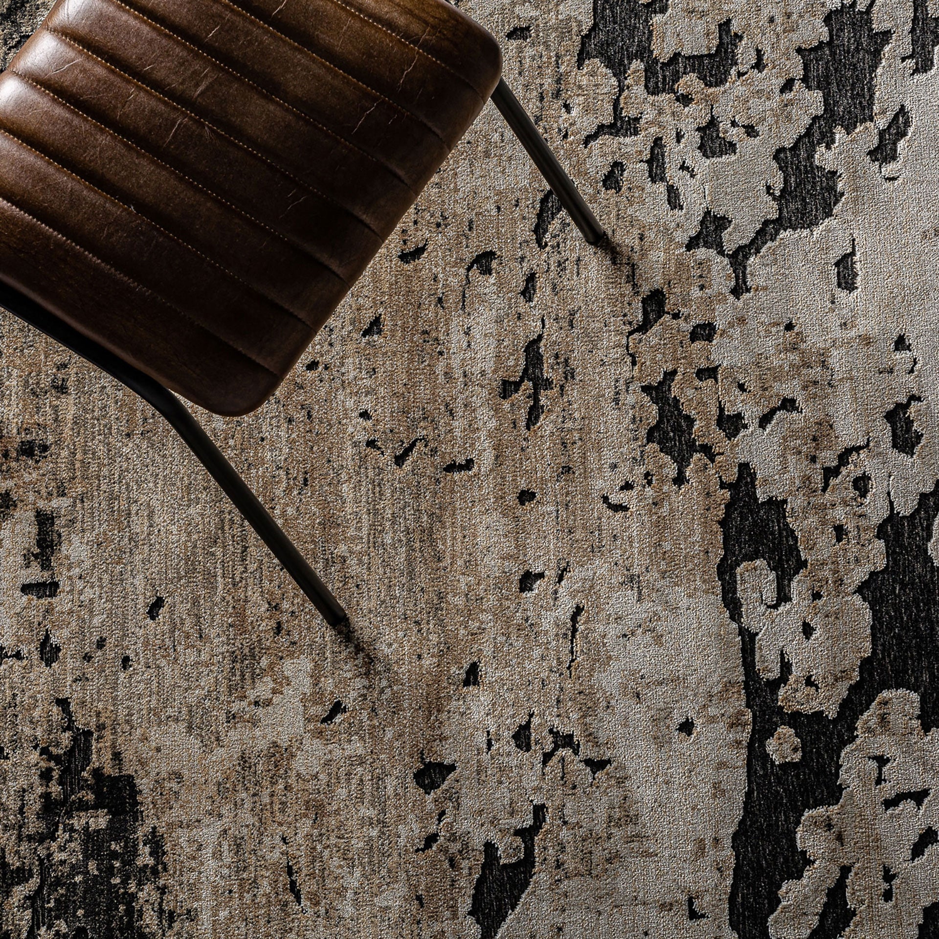 Arleth Black Chenille Rug - Maison Rêves UK