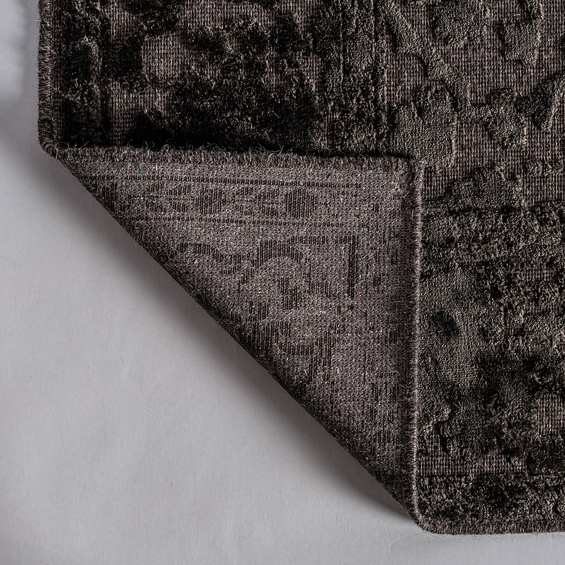 Wera Black Rug - Maison Rêves UK