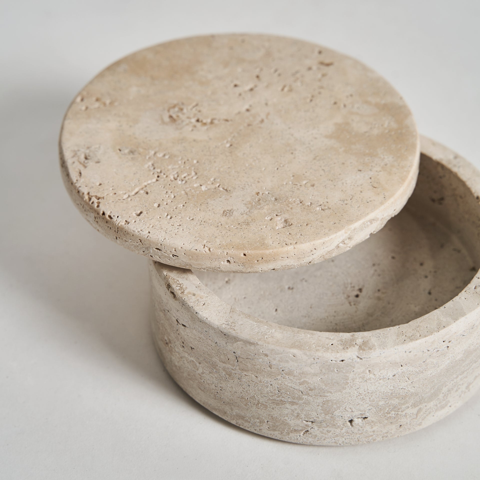 Motrus Travertine Box - 6cm - Maison Rêves UK