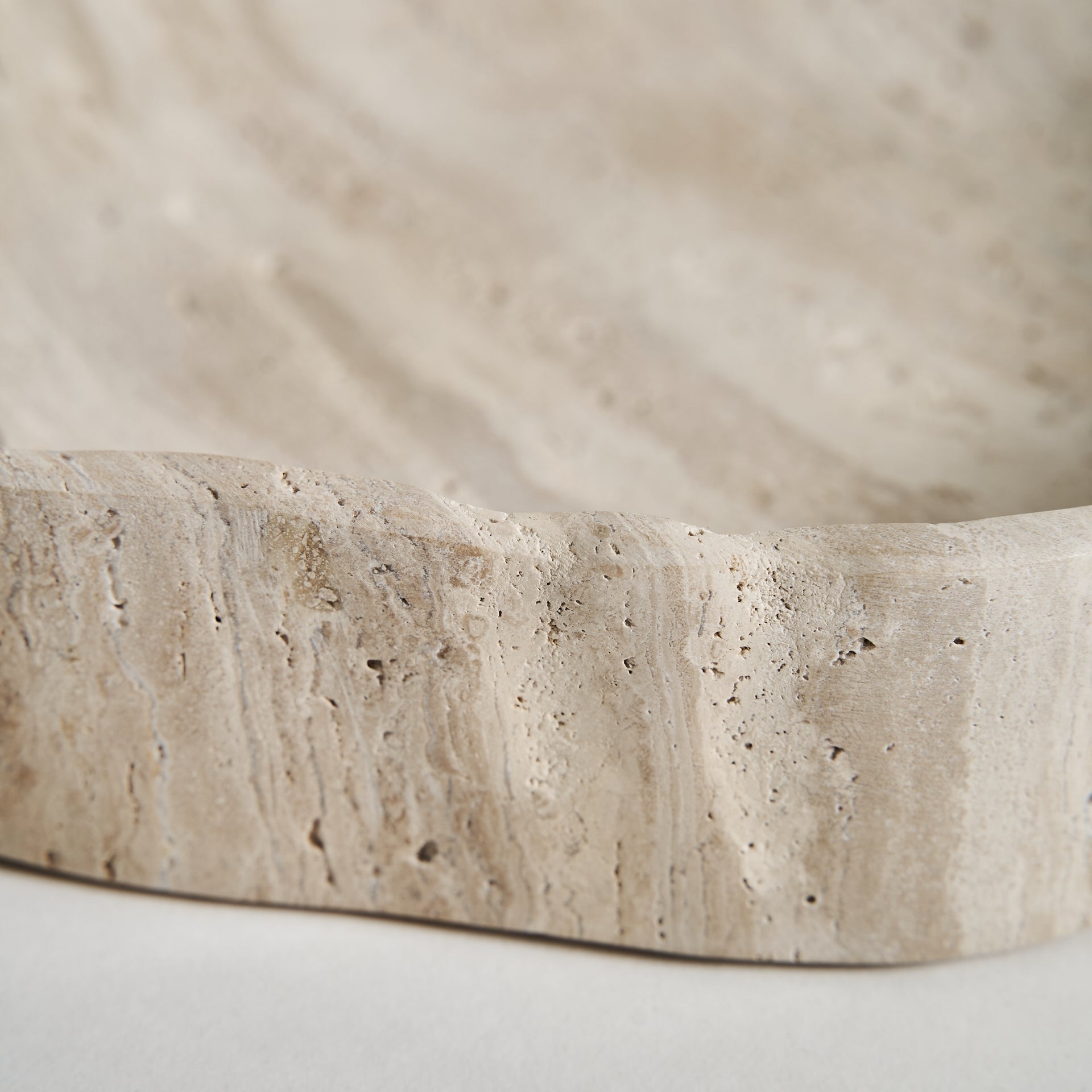 Motrus Travertine Centrepiece - 24cm - Maison Rêves UK