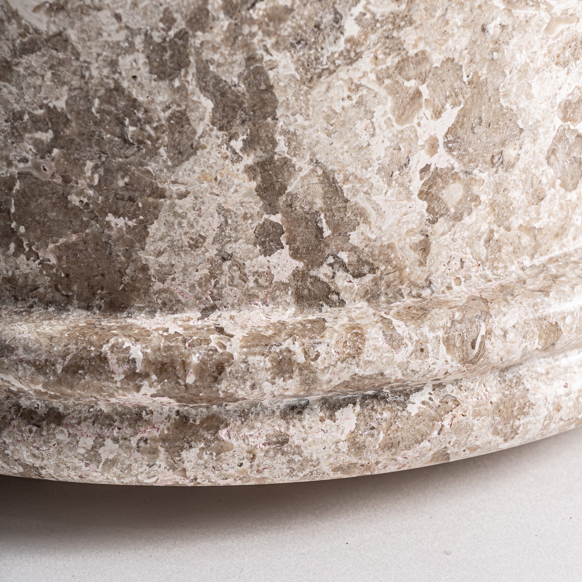 Trava Marble Centrepiece - Maison Rêves UK