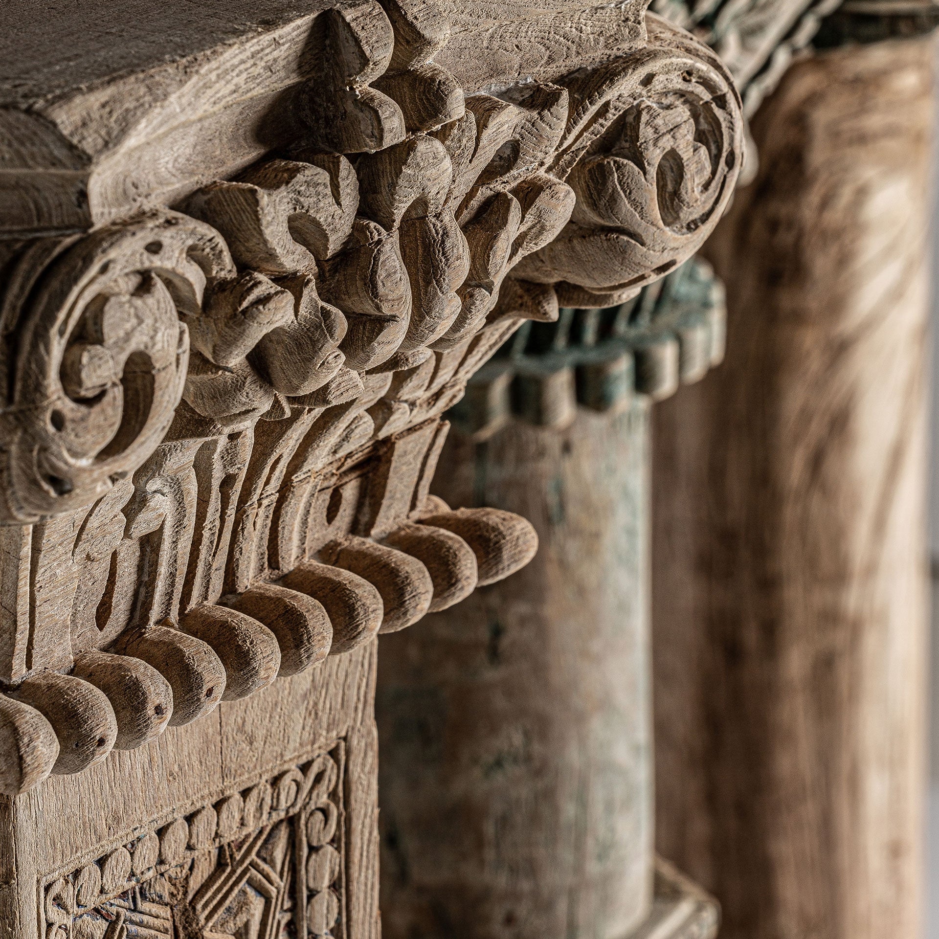 Askale Teak Wood Column - Maison Rêves UK