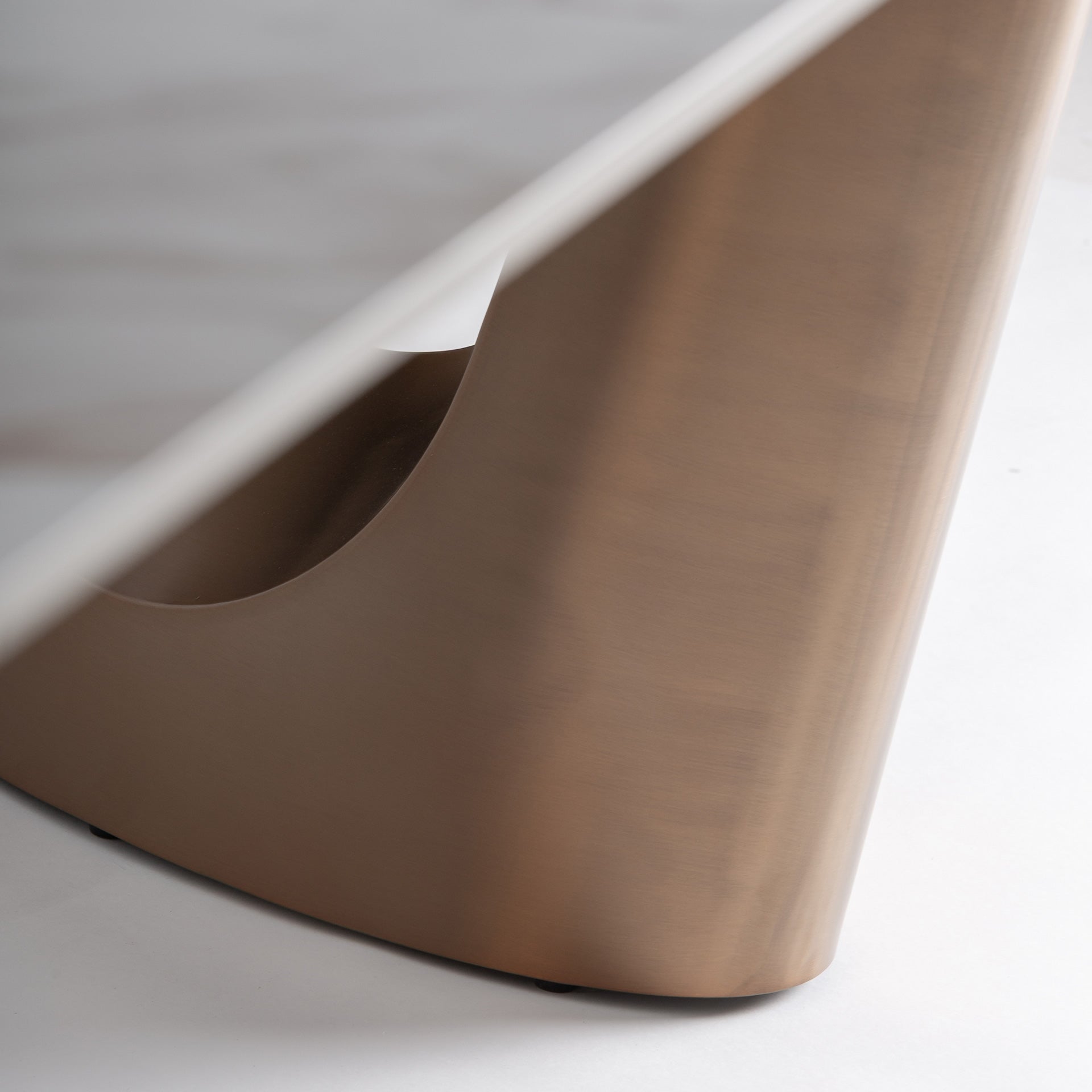 Ledat Sintered Stone Dining Table - Maison Rêves UK