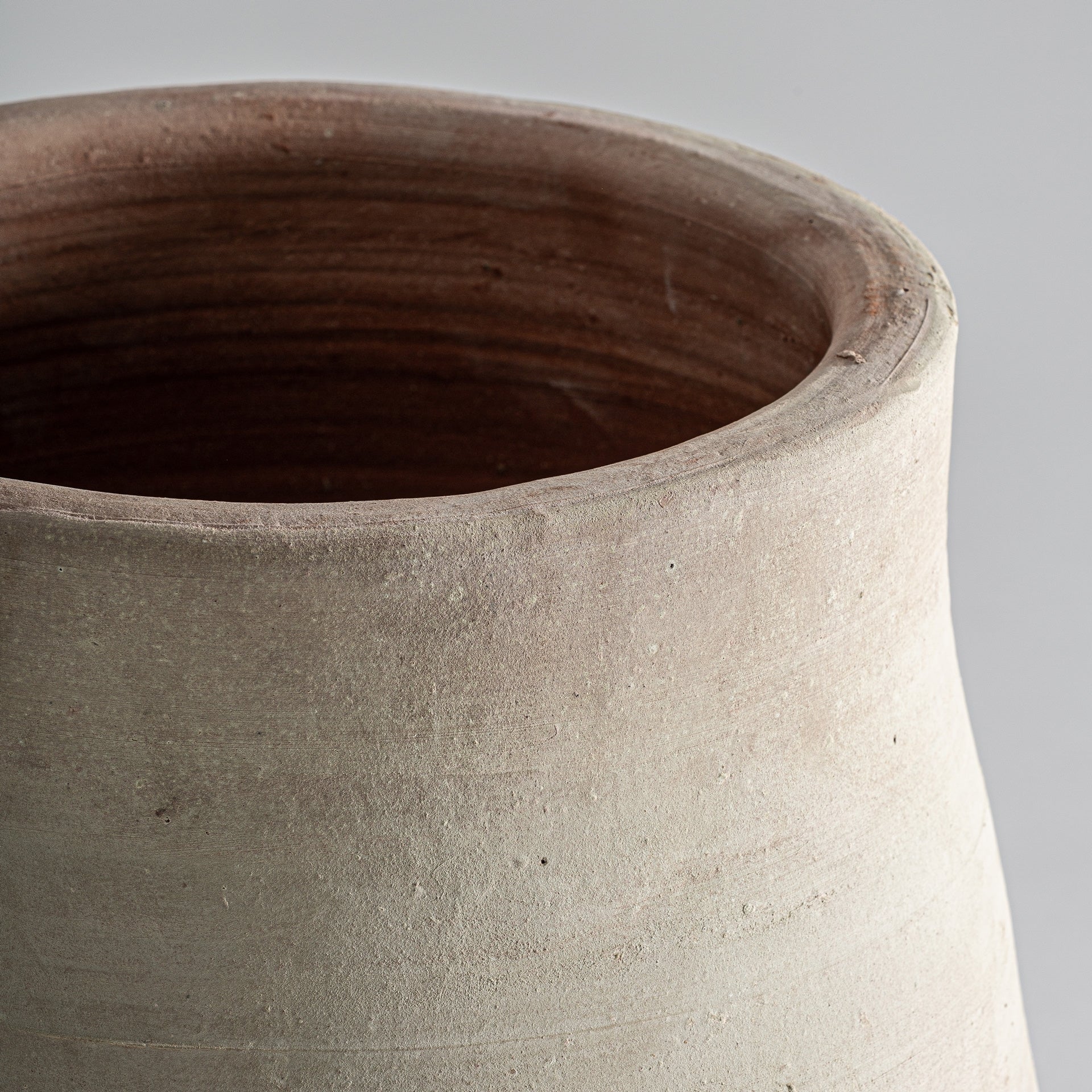 Kowalski Clay Vase - Maison Rêves UK