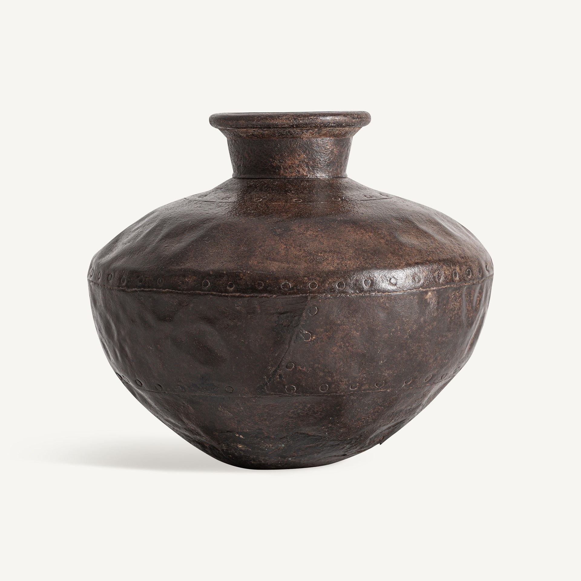 Mahe Iron Vase - Maison Rêves UK