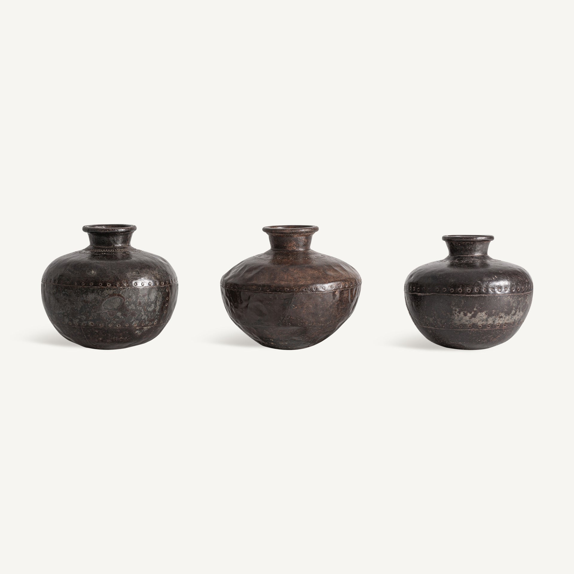Mahe Iron Vase - Maison Rêves UK