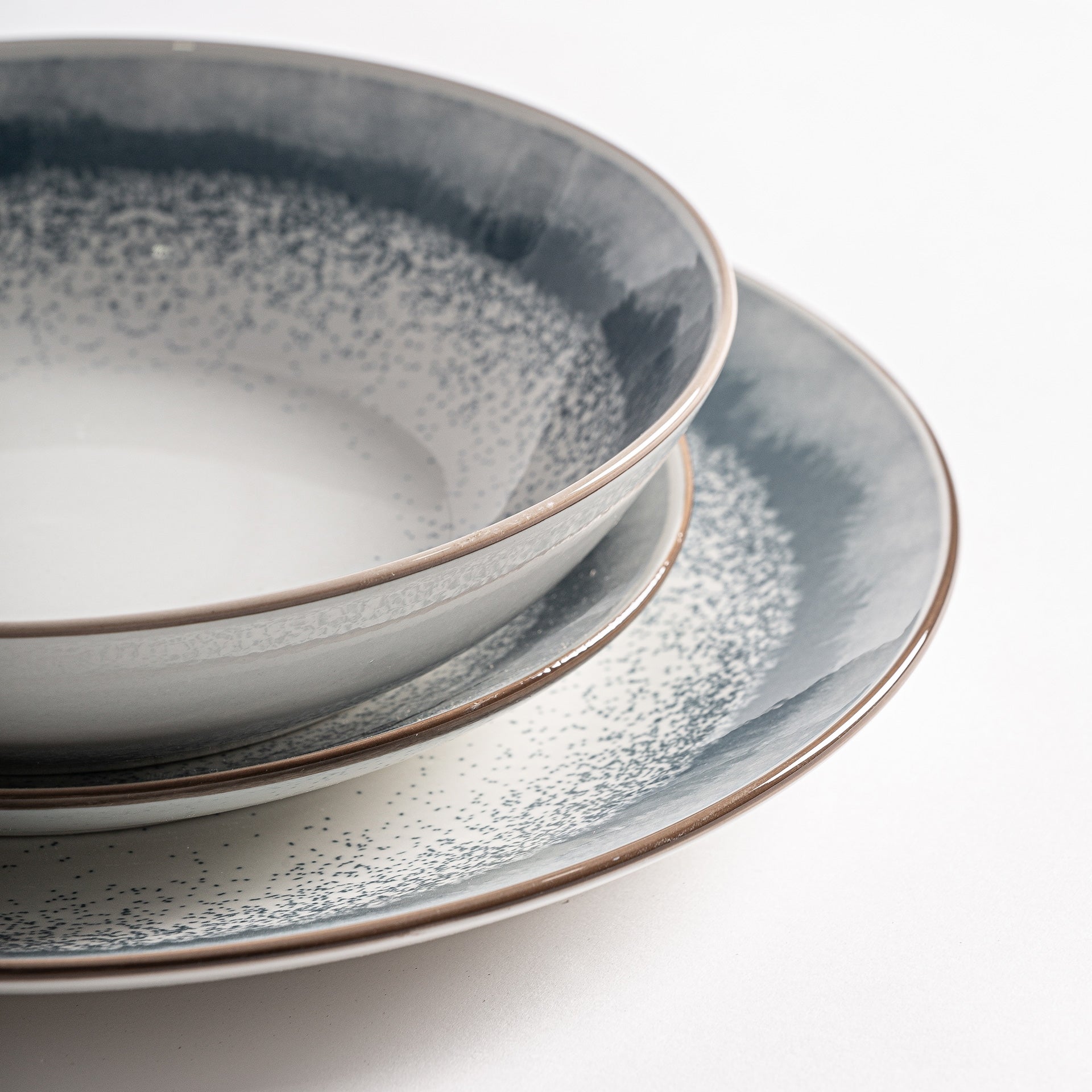 Chambrey Porcelain Crockery (Set of 18) - Maison Rêves UK