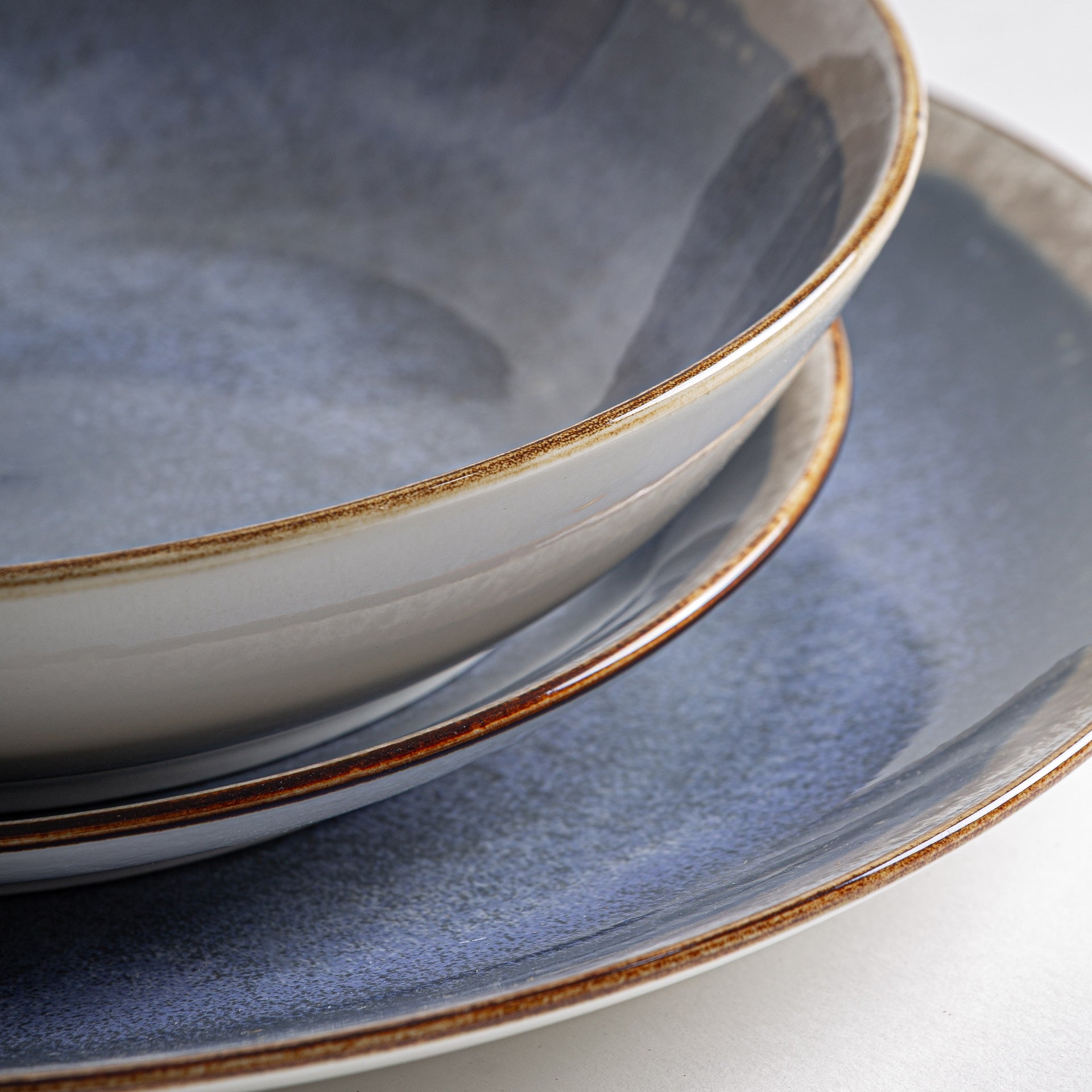 Sorans Porcelain Crockery (Set of 18) - Maison Rêves UK